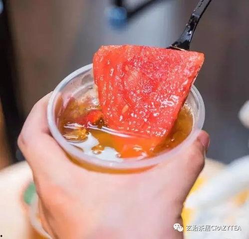 喝奶茶吃瓜,品味生活，畅享悠闲时光