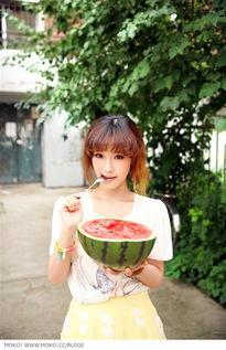 和女生正确吃瓜,与女生共享的甜蜜吃瓜时光