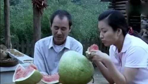 吃瓜的农村人,农村吃瓜群众的日常生活剪影