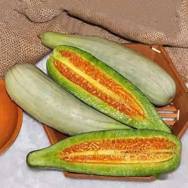 姨妈期吃哈密瓜小腹痛,揭秘女性经期饮食禁忌”