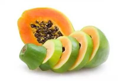 麻雀吃蜜瓜,自然界的智慧瞬间