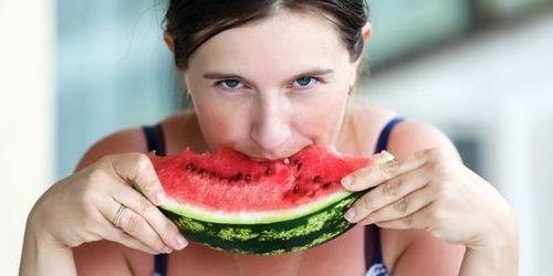 吃瓜重庆女,揭秘山城美食背后的故事