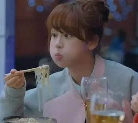 杨紫看图吃瓜,揭秘娱乐圈幕后故事